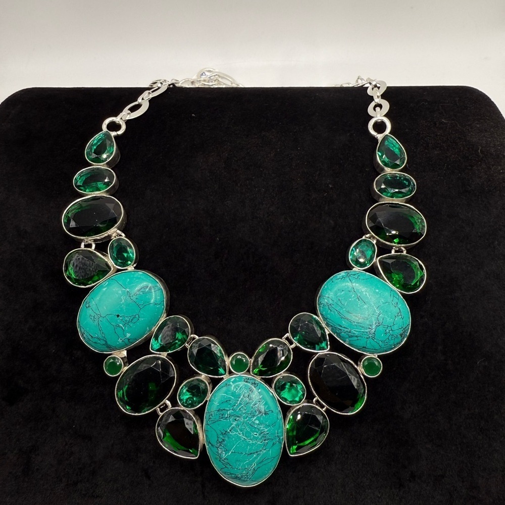 Santa Rosa Diopside Turquoise Necklace - Picture 3 of 3